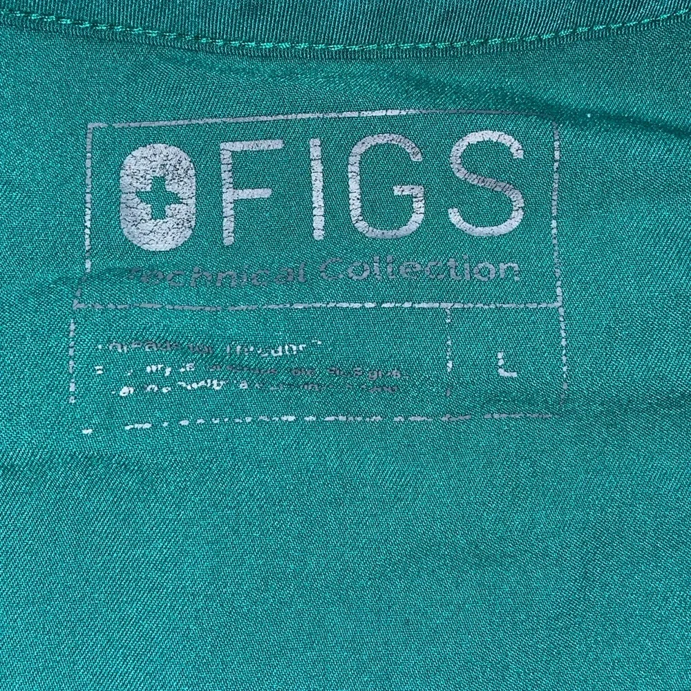 Large Hunter Green Figs Tops (2) and Pants (3) - Picture 4 of 4